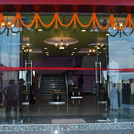 Hotel Sanchita Palace Forbesganj Екстериор снимка